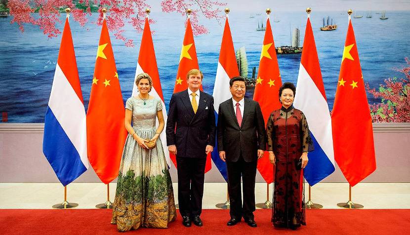 Queen Máxima, King Willem-Alexander, the President of China Xi Jinping and his spouse Peng Lyuang at the state banquet