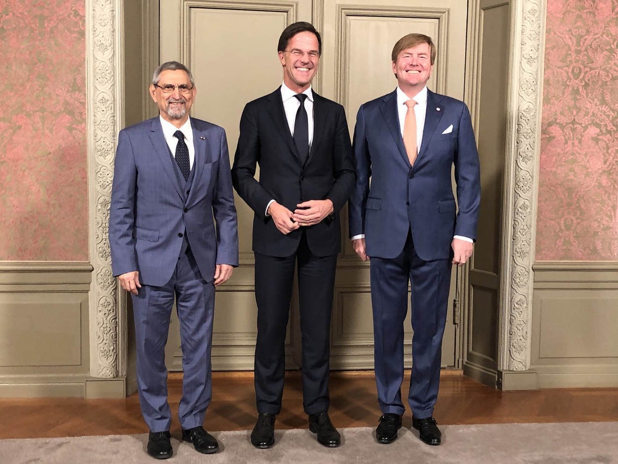 ¿Cuánto mide Guillermo de Holanda (William Alexander)? - Altura - Real height Group-portrait-president-fonseca-pm-rutte-king-willem-alexander