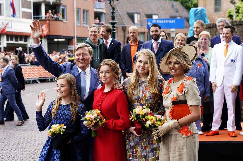 A true Dutch party - King's Day in Rotterdam