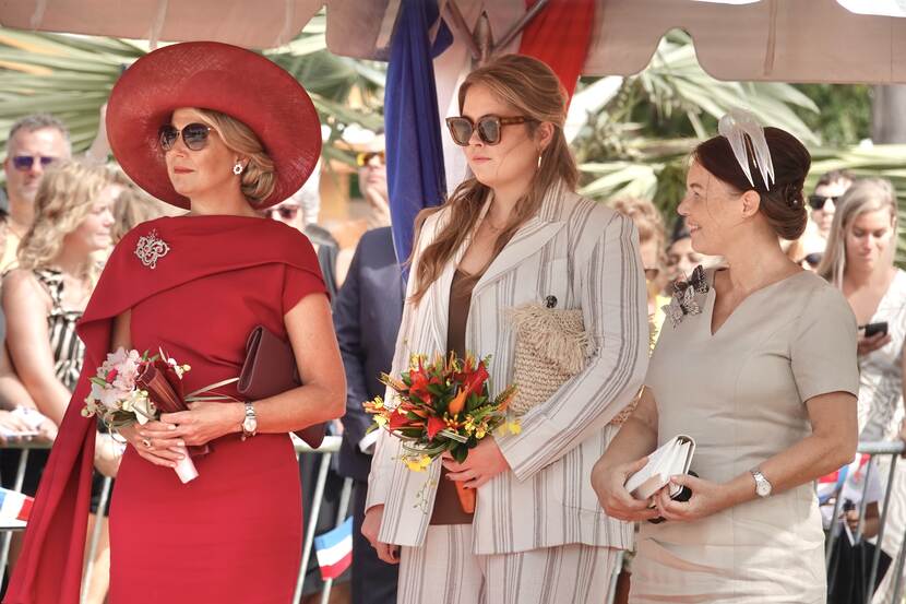 Queen Máxima and the Princess of Orange in Aruba