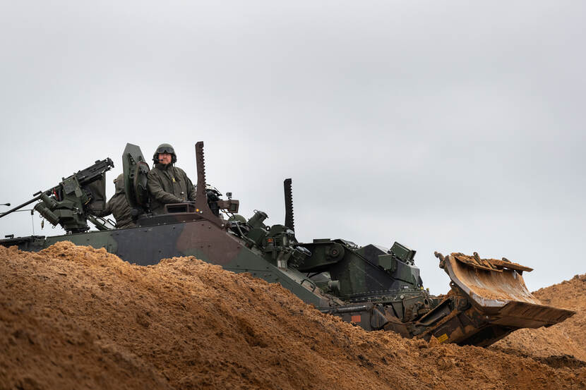 King Willem-Alexander visits Dutch troops in Lithuania 6