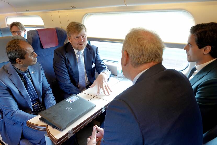 Hydrogen Spain King Willem-Alexander by train