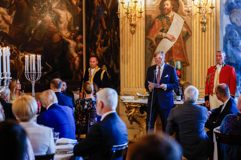 Royal couple to receive heads of state and government attending NATO Summit