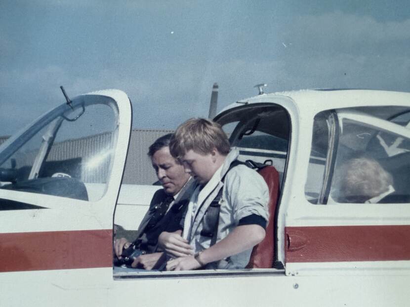 The Prince of Orange during his first flight as a pilot with passengers Prince Claus and Ms Schröder, July 1985.