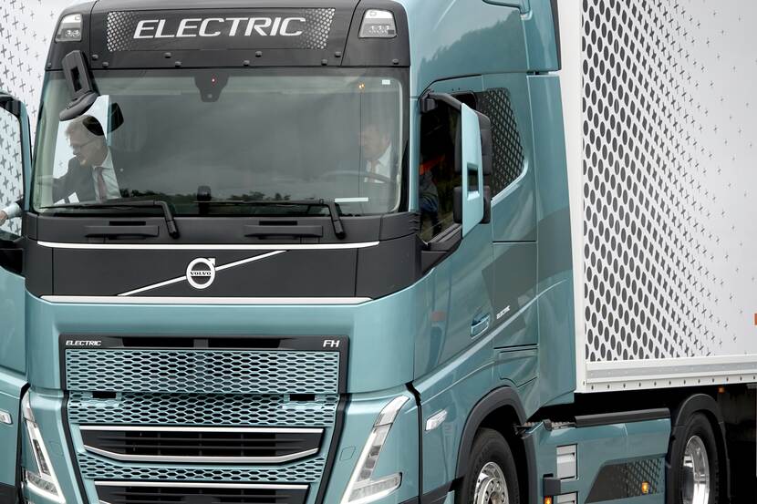 King Willem-Alexander in an electric truck at the Volvo Trucks Experience Center