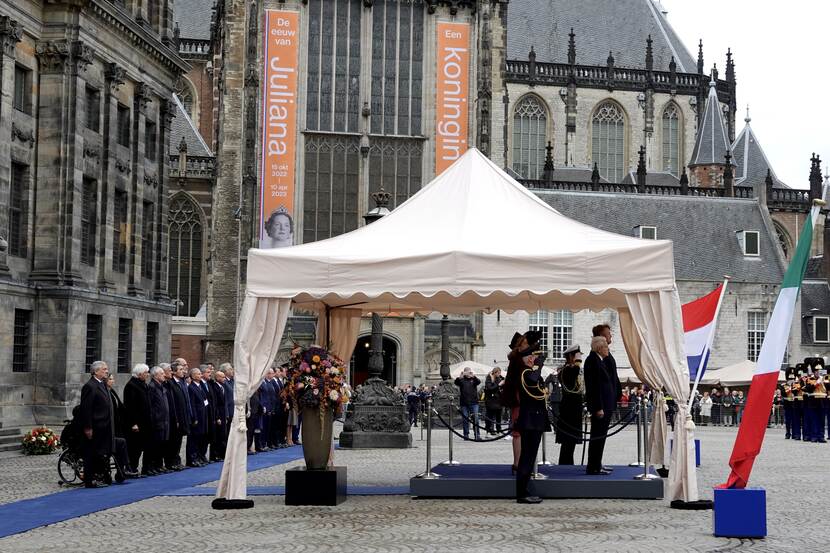 King Willem-Alexander and Queen Máxima welcome President of the Italian Republic, Sergio Mattarella, and his daughter, Laura Mattarella