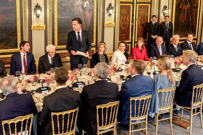 Lunch at the Binnenhof with Prime Minister Mark Rutte, President Mattarella, Laura Mattarella, King Willem-Alexander, Queen Máxima and the Dutch government