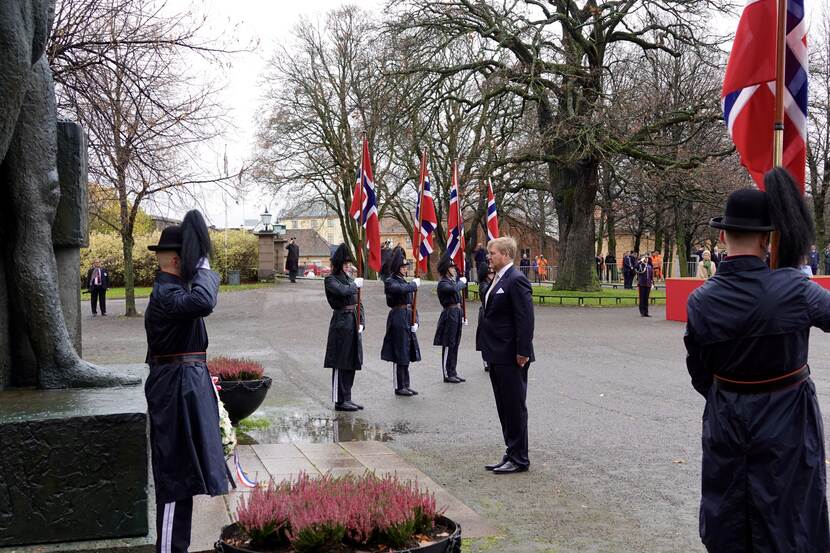 King at Fort Akershus monument