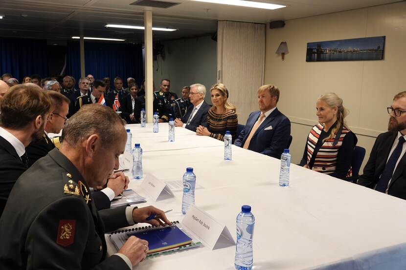Meeting defence cooperation