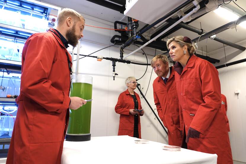 Royal Couple at the Norwegian Centre for Plankton Technology.