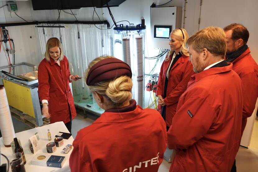 Royal Couple at the Norwegian Centre for Plankton Technology.