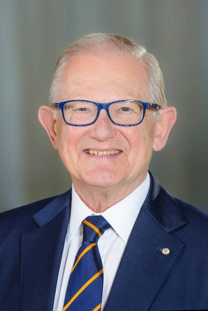 Professor Pieter van Vollenhoven